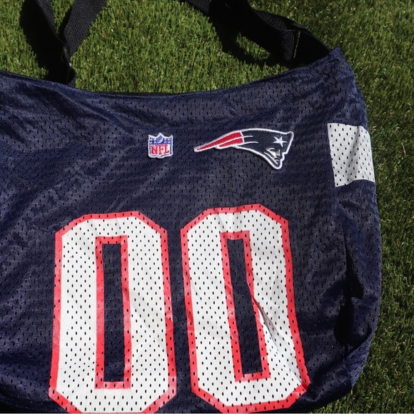 NFL New England Patriots crossbody over shoulder bag - Picture 7 of 8